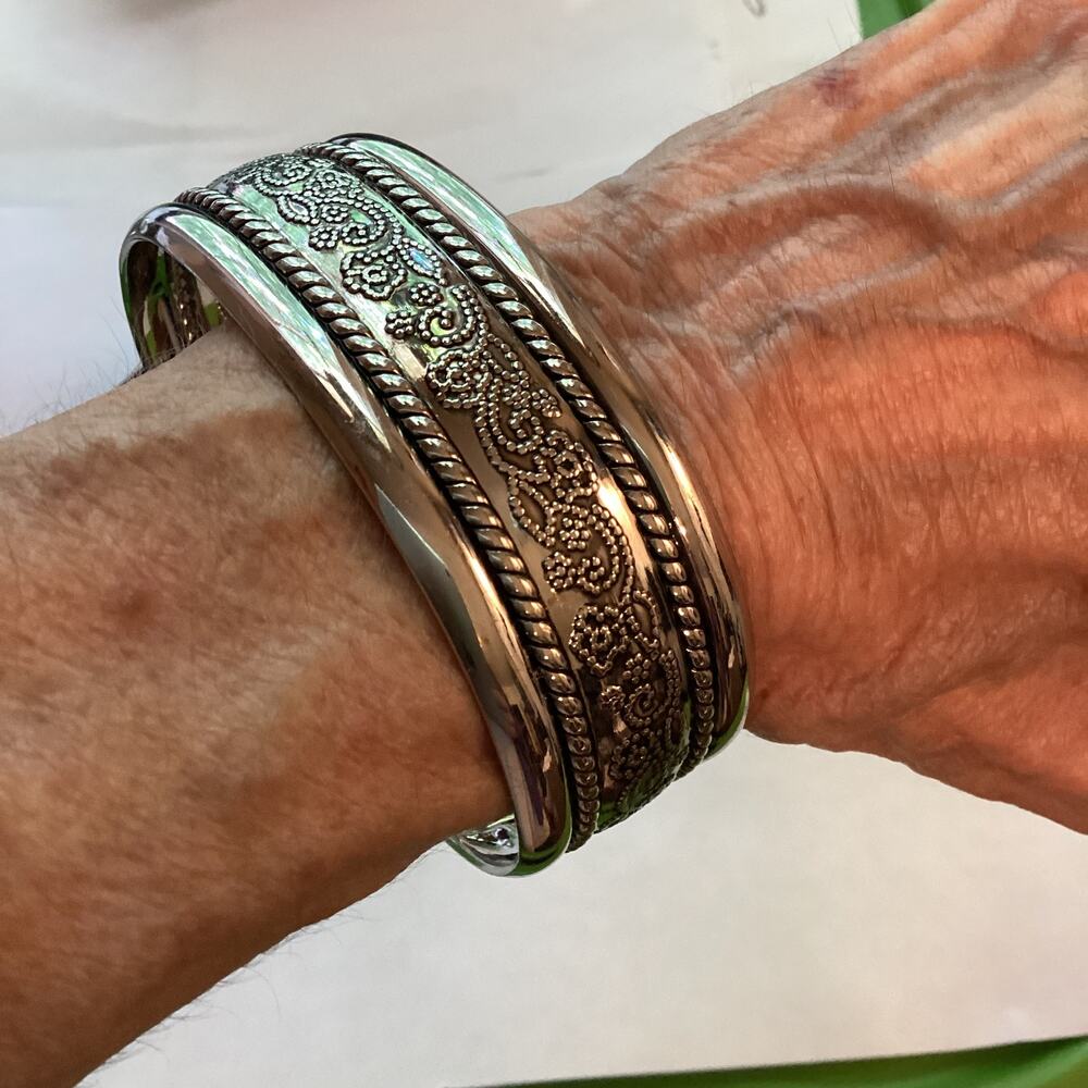 1734 Lia Sophia Wide Silver Tone Floral Statement Navajo Open Cuff Bracelet